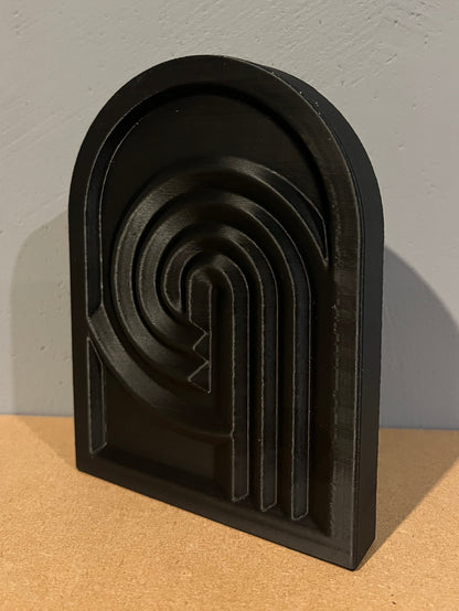 Tischskulptur „Neo‑Relief“ – 3D‑gedruckte Minimal‑Deko