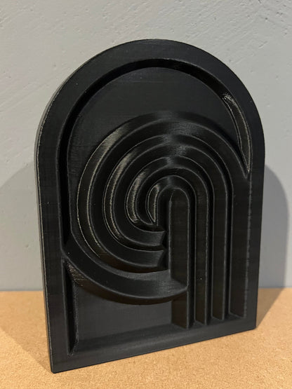 Tischskulptur „Neo‑Relief“ – 3D‑gedruckte Minimal‑Deko